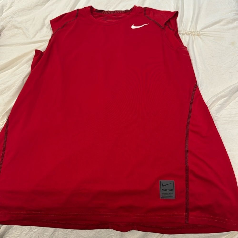 Nike pro tank top size medium red